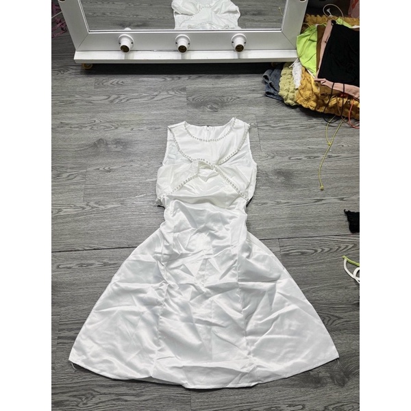 Đầm Dây Thắt Vai Xoè Tapta Cúp Nhún Chéo Ngực