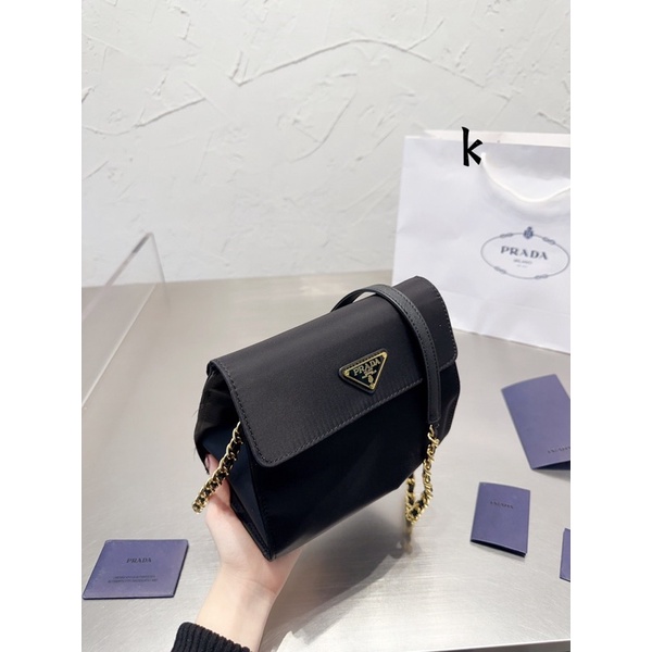 Túi xách Prada size 21cm màu đen rất đẹp