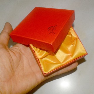 Hộp đựng chuỗi làm quà tặng