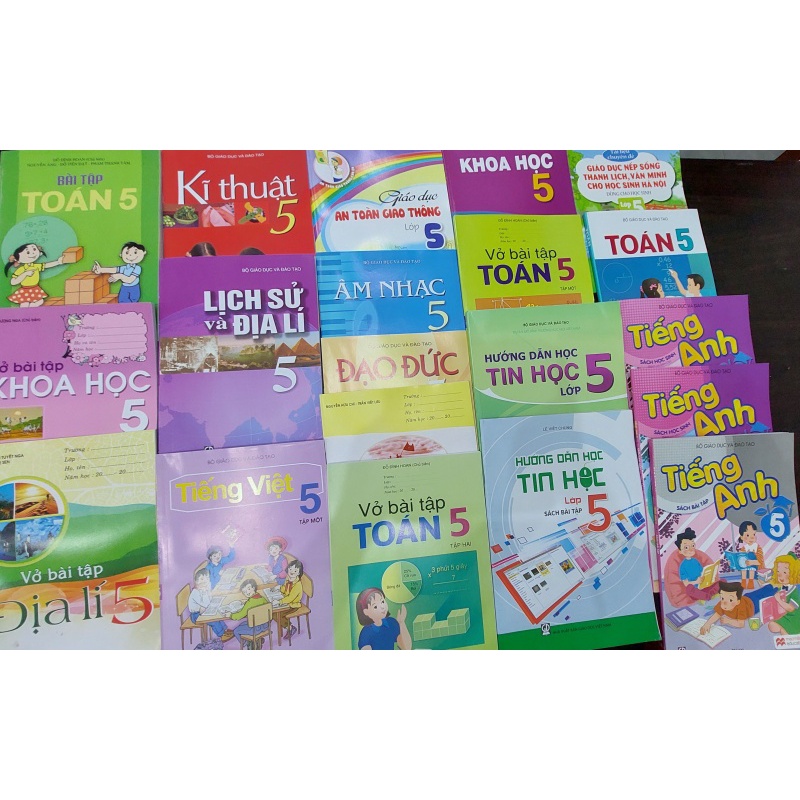 Sách - Hướng Dẫn Học Tin Học Lớp 5 kèm 5 bút chì gỗ 2B