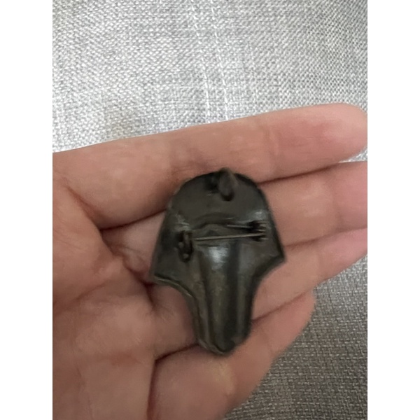 Cài áo có móc làm mặt dây chuyền