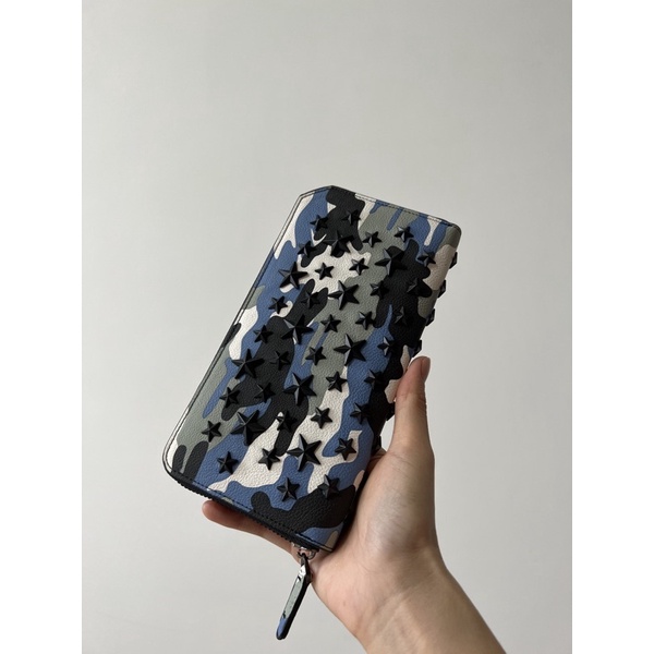 Ví dài cầm tay đinh nhọn louboutin,ví ngôi sao,hoạ tiết