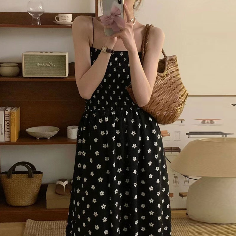 Váy hoa hai dây màu đen trắng thun ngực bo eo xòe dài điệu đà gợi cảm style Chic Hàn Quốc