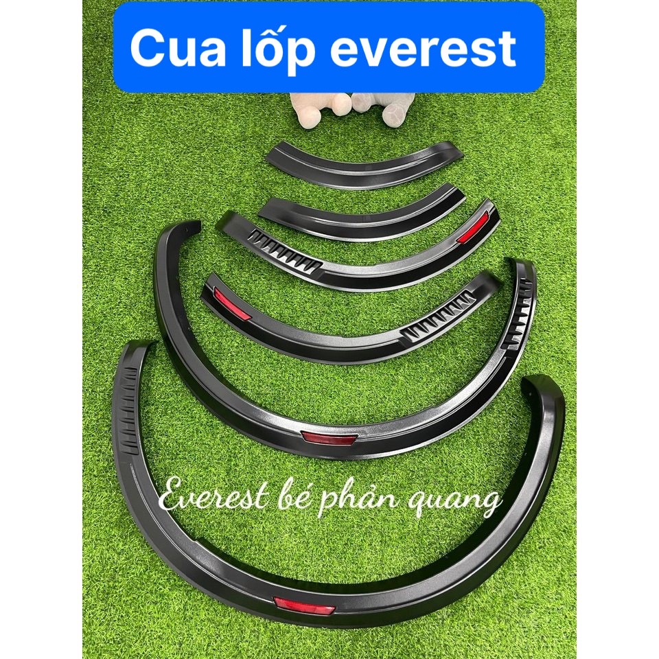 Ốp cua lốp mỏng cho xe FORD Everest 2017-2021 có đèn phản quang