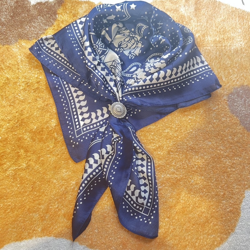 Khăn bandana lụa hình con ngựa size 70x70cm - Maben
