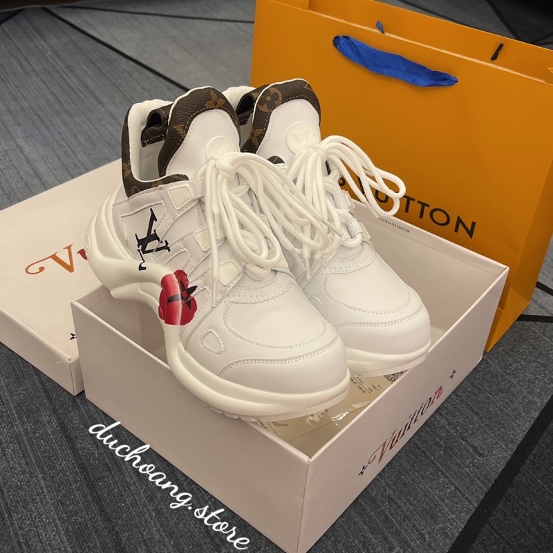 GIÀY L.V TRẮNG NÂU ,TRÁI DÂU CAO CẤP 1:1