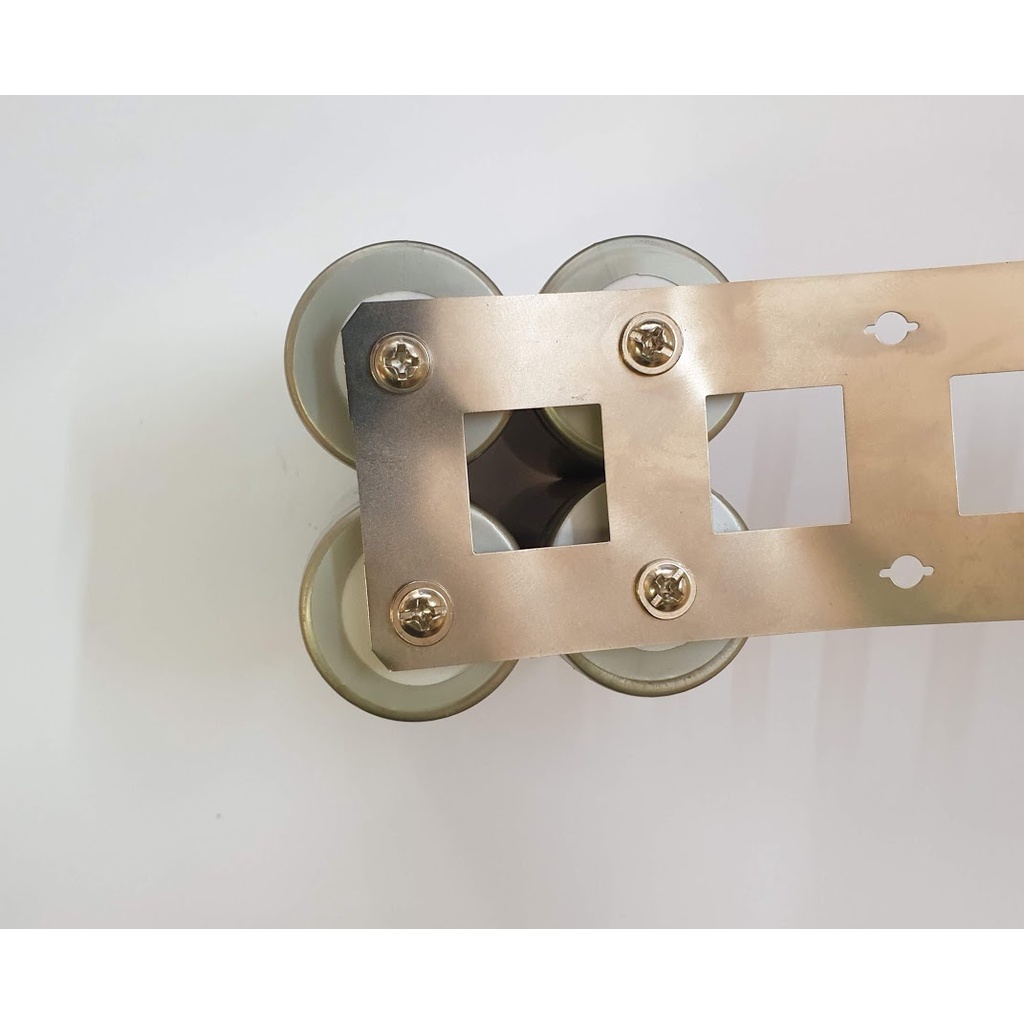 Kẽm đôi, kẽm đơn gắn cell pin Lithium 32650 lithium Sắt photphat – Sợi kép – 1 Met dài: có đục lỗ sẵn
