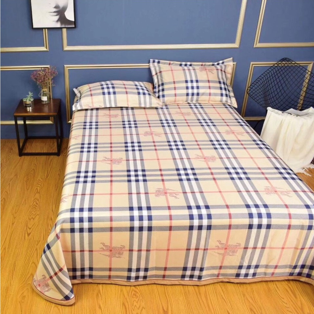 Chăn hè Burberry, chăn cotton thoáng khí mềm mại.