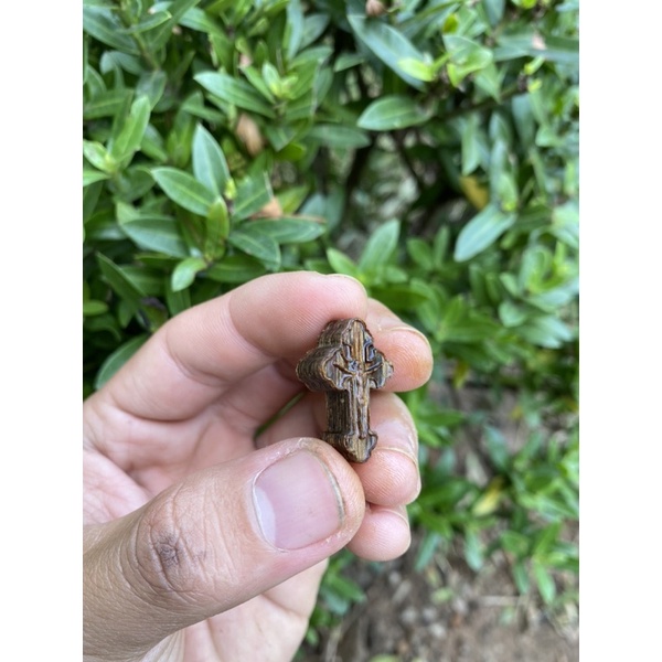 Charm thánh giá trầm sánh chìm