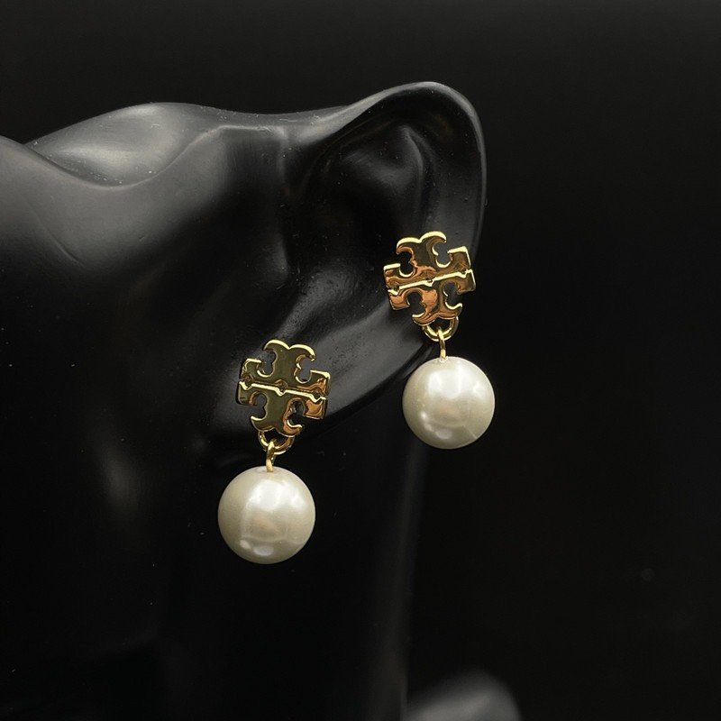 KHUYÊN TAI NGỌC TRAI NHÂN TẠO TORY BURCH