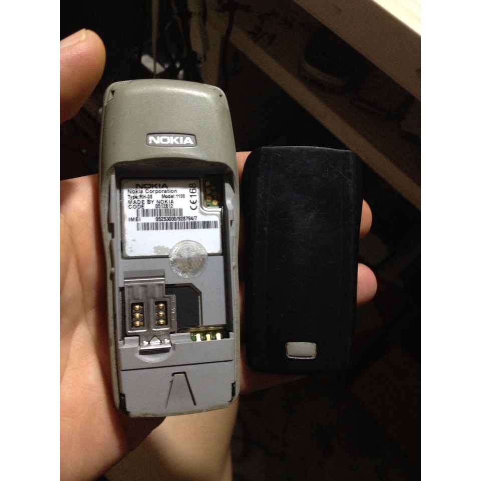 Xác NOKIA 1100 trùng imei, màn còn khá, ngoại hình cũng nét, nhận sjm nhưng không sóng , máy không bin