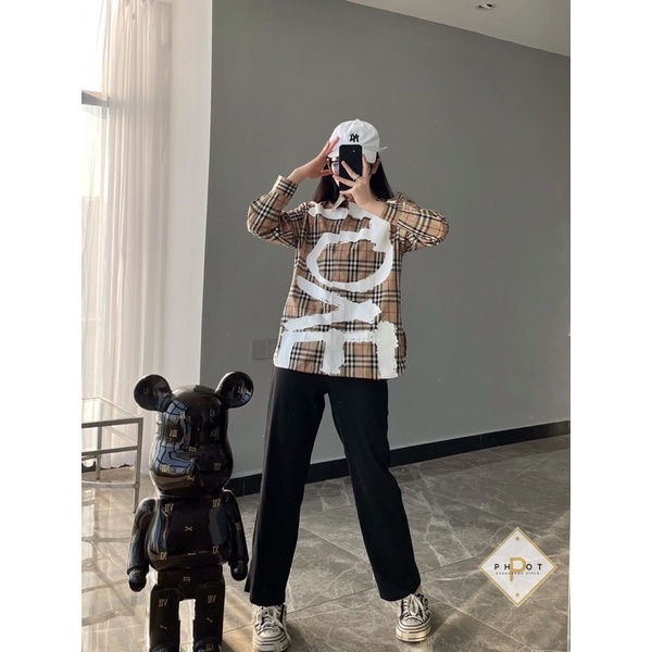 Áo sơ mi kẻ phối chữ