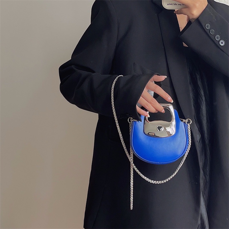 Mischa Túi Đeo Chéo Vai Bằng polyester Màu Trơn Phối Dây Xích Hình Son Môi Thời Trang Cao Cấp