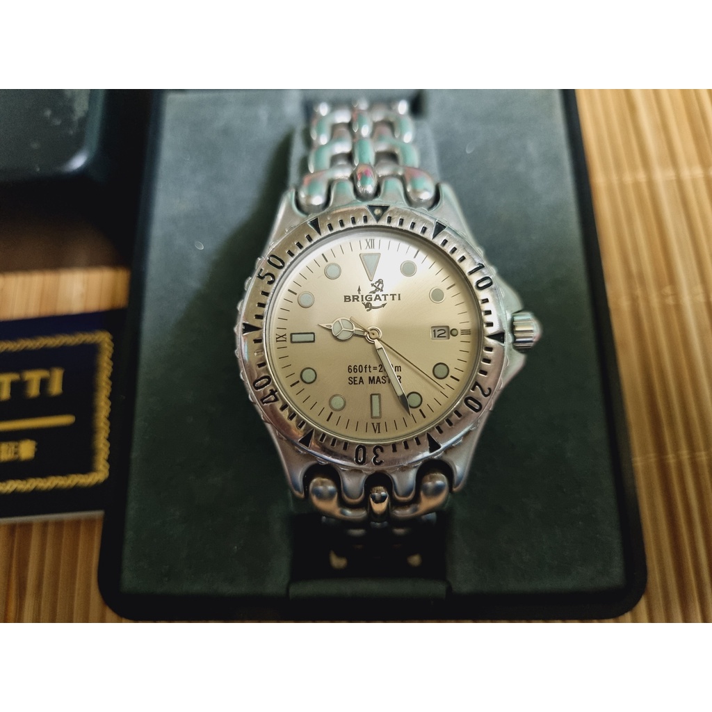 Đồng hồ Unisex nam nữ đẹp - Đồng hồ Nhật Thụy Si Giá Rẻ - Hoạt động bình thường , chưa qua đánh bóng