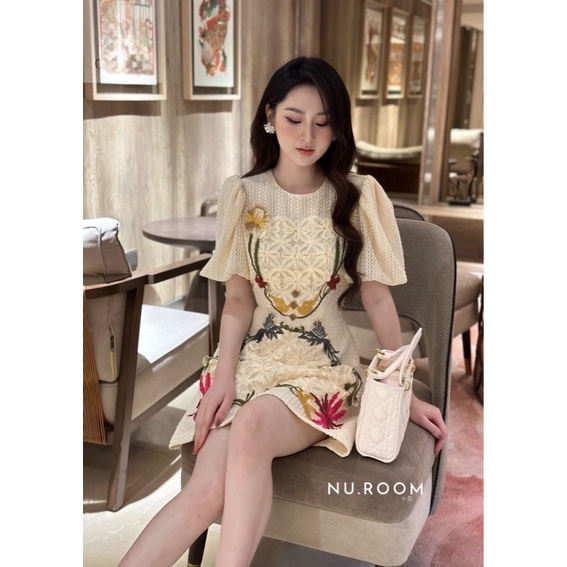 Váy Thiết Kế Cao Cấp Tay Bồng Thêu Hoa