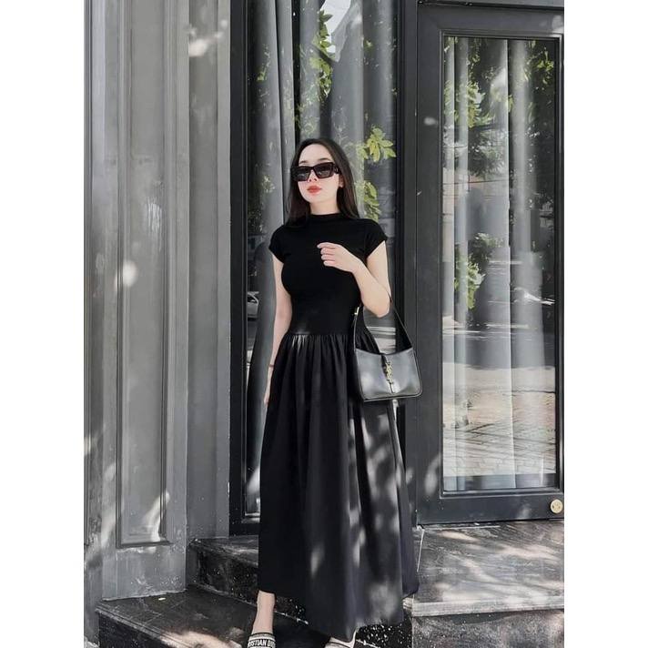 Váy maxi thun tăm phối thô cổ cao 3 phân chân váy xòe rộng. Váy dáng dài dễ mặc điệu đà.