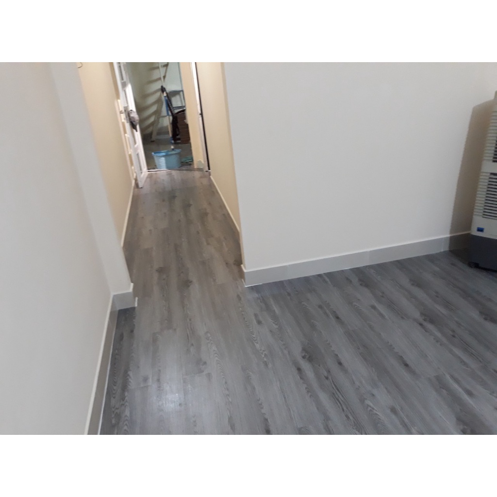 Tấm Ván Sàn Nhựa Vân Giả Gỗ Keo Sẵn Tự Dán Kích Thước 91x15 Mã 20