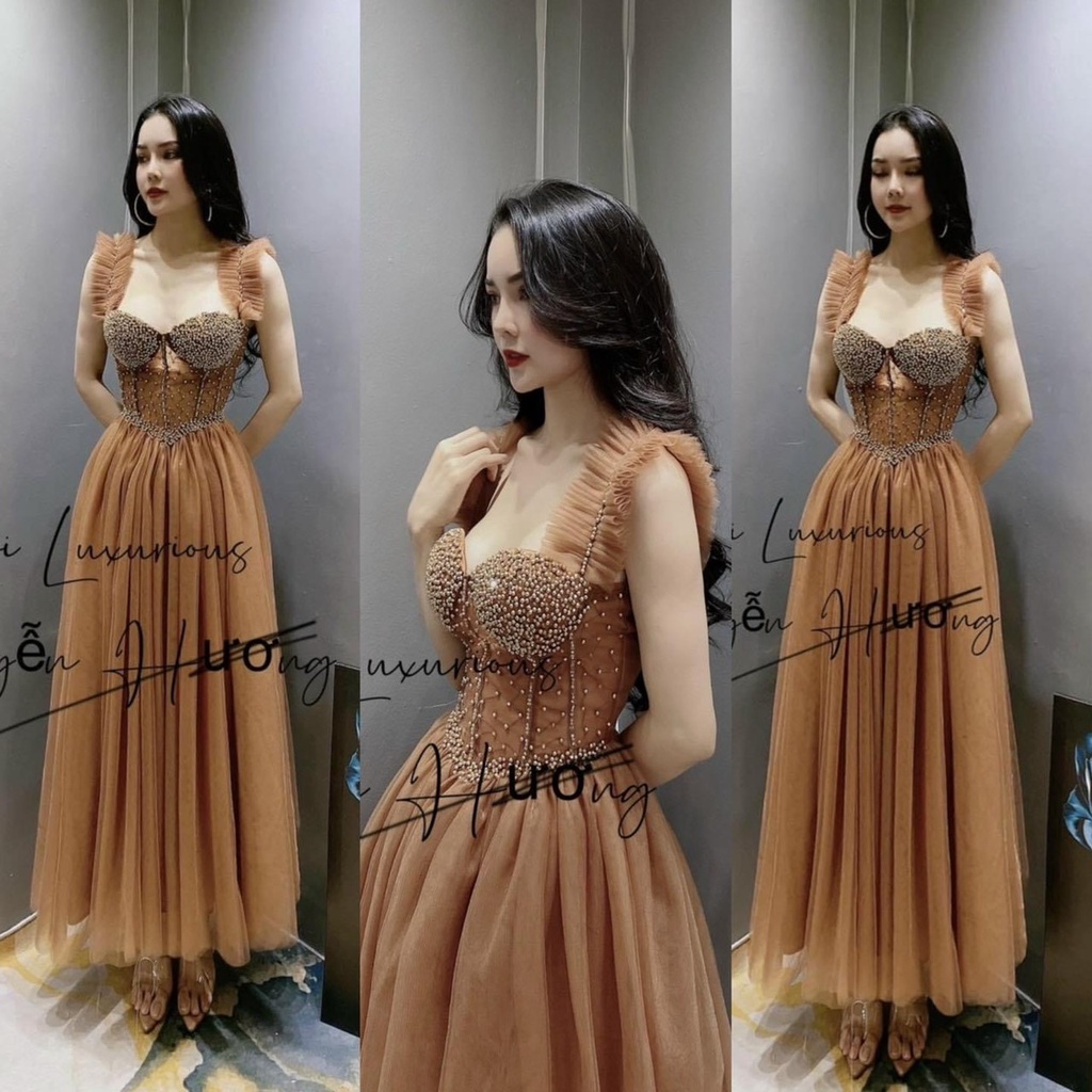 Đầm cườm . Có 1 màu. KÈm hình chụp thật 100%. Size dưới 54kg vừa. Đơn giản mà đẹp. Mua nhanh kẻo hết