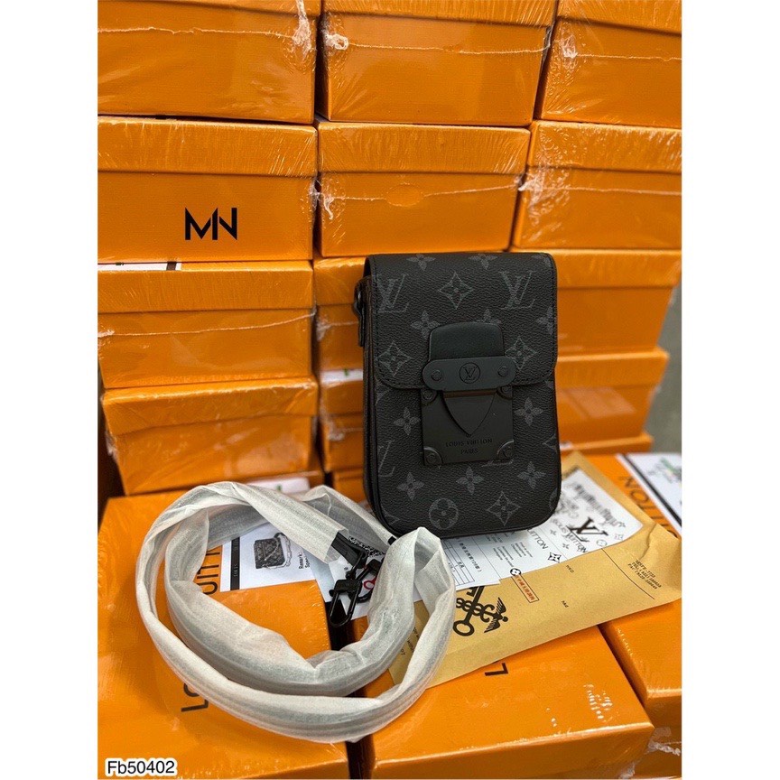 Túi Đeo Chéo Nam L.V FullBox Khóa Kiểu Cách Độc Lạ - Túi Đeo Chéo Nam Dáng Nhỏ Siêu Đẹp