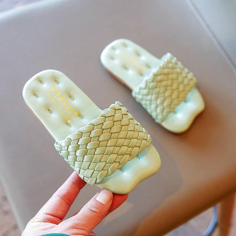 Dép Lê Sang Chảnh Cho Bé Gái Đi Học Đi chơi