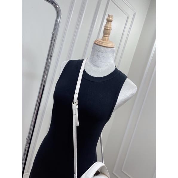 Váy xát nách chân xòe dáng dài màu đen