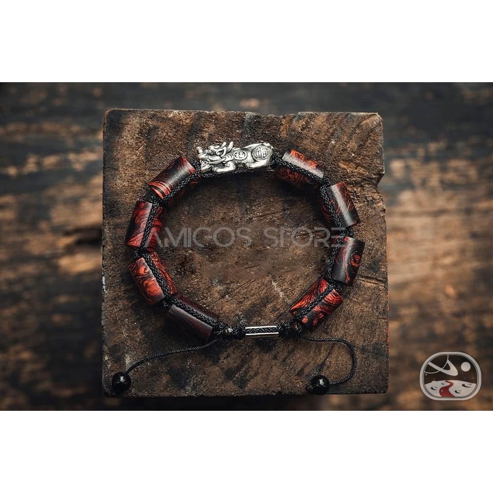 Vòng tay phong thủy handmade Sưa Đỏ charm Tỳ Hưu