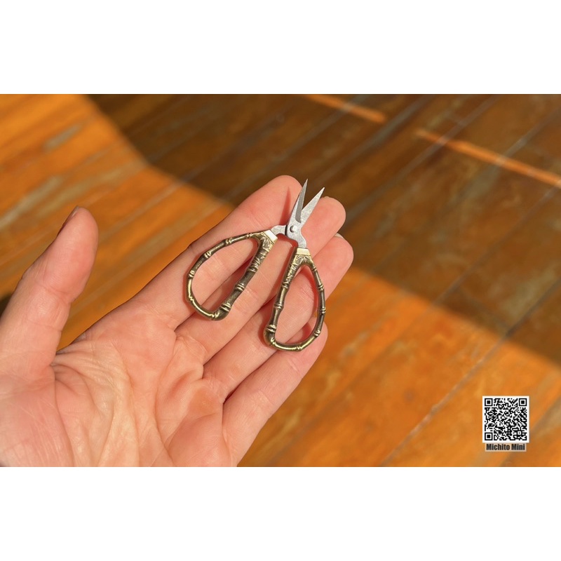 Kéo mini Siêu sắc - Full box hộp thiếc cho nấu ăn mini - dài 5.9cm