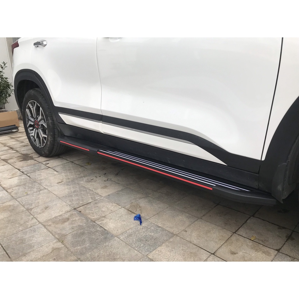 Bậc lên xuống, bệ bước chân ô tô KIA SONET 2021-2022. Mẫu nhôm đúc BW