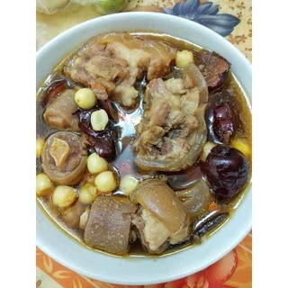 Đuôi bò có da cắt khúc 1 khay 500gr (giao hoả tốc HCM)