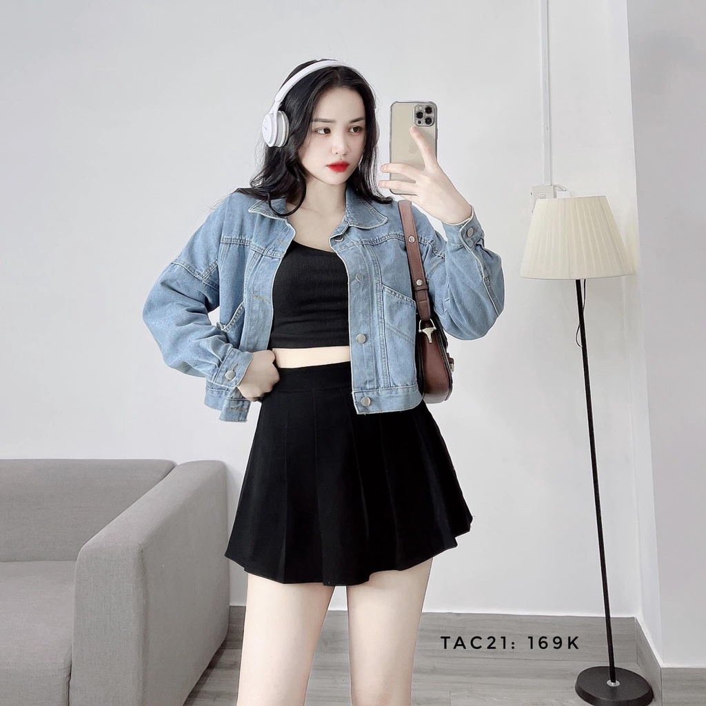 Áo khoác jean thì rộng, form lửng dễ thương