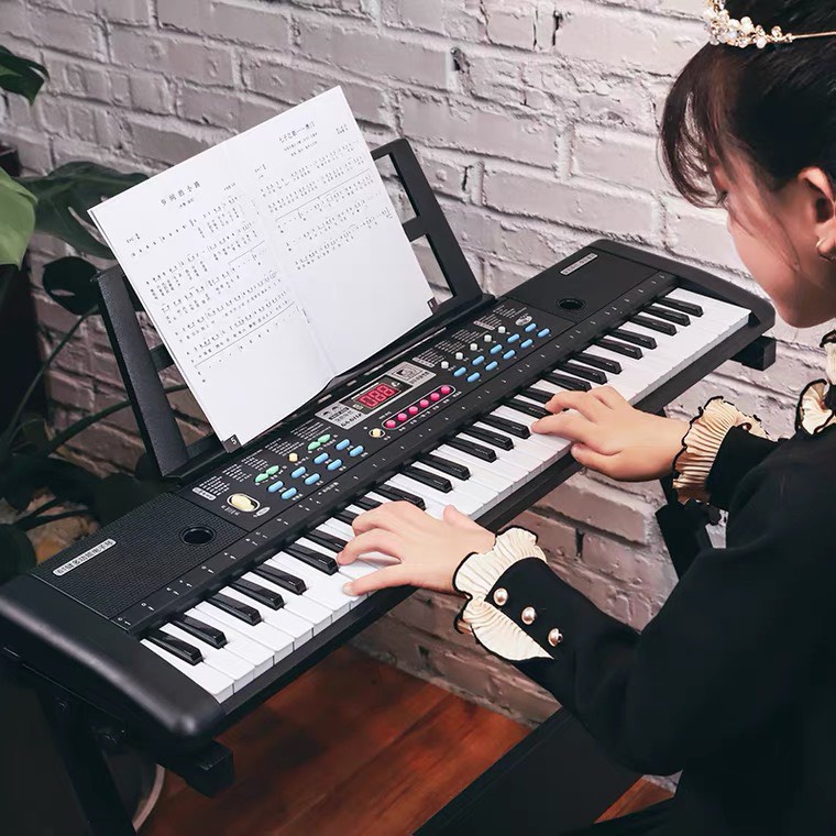 Đàn organ điện tử, đàn piano có mic cho bé 61 phím, dễ sử dụng, chất liệu tốt an toàn với sức khỏe-Mẫu MQ6104