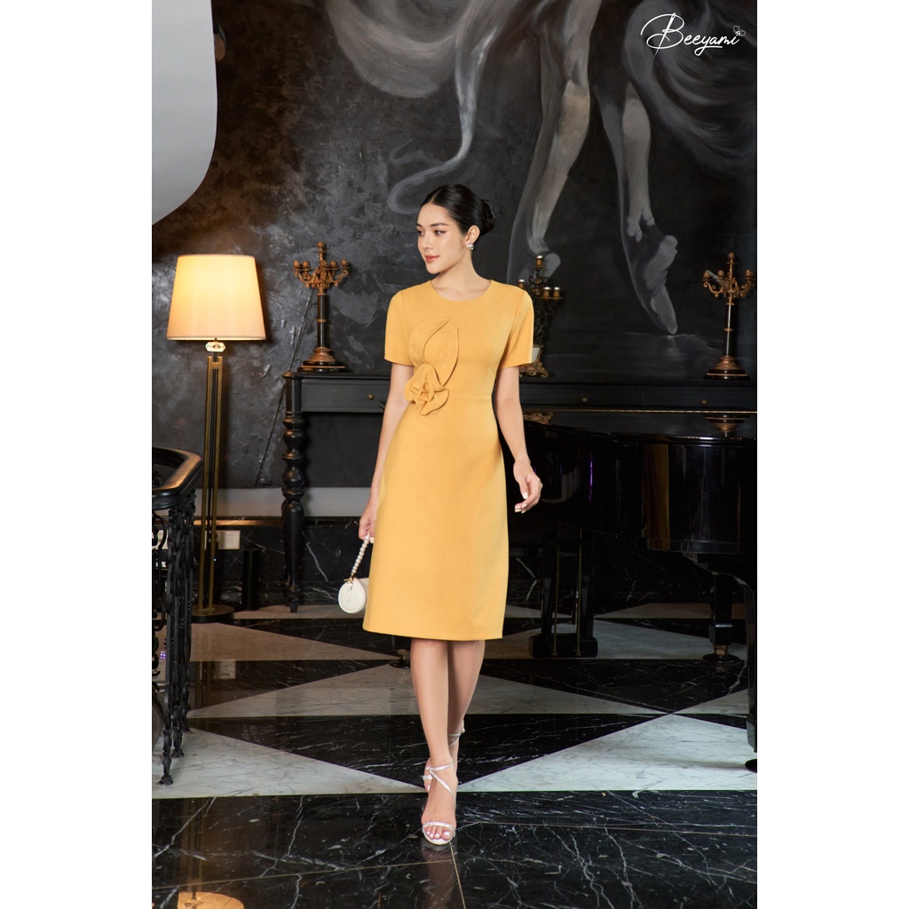 Đầm Dáng A Công Sở Yellow Of Autumn - Vải Gabardine cao cấp, mềm, ít nhăn, co giãn nhẹ tạo cảm giác thoải mái