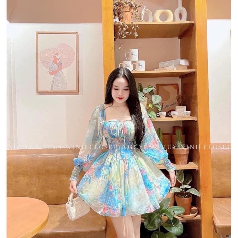 ĐẦM XOÈ VOAN HOA CỔ VUÔNG