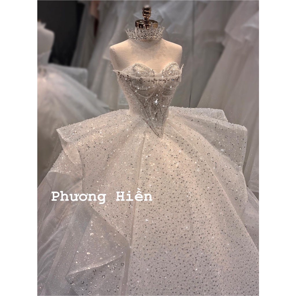 Váy cưới kiểu cúp ngực, chuẩn from dáng cô dâu ,siêu xinh