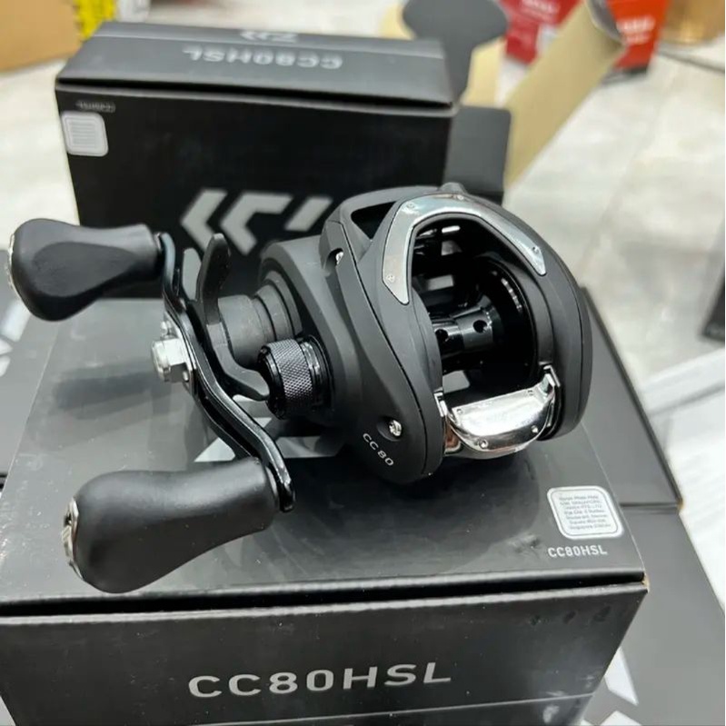 Máy Câu Lure Ngang DAIWA CC80HSL