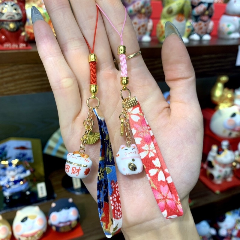 Móc khoá Mèo sứ Dải vải nhỏ dài - MK04