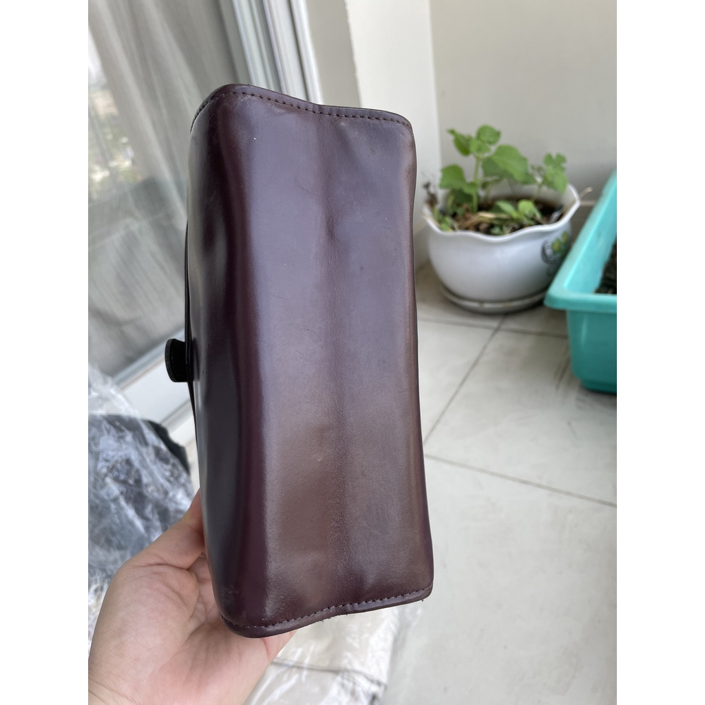 Túi si đeo vai kẹp nách da mộc thơm hiệu Noir của Ireland