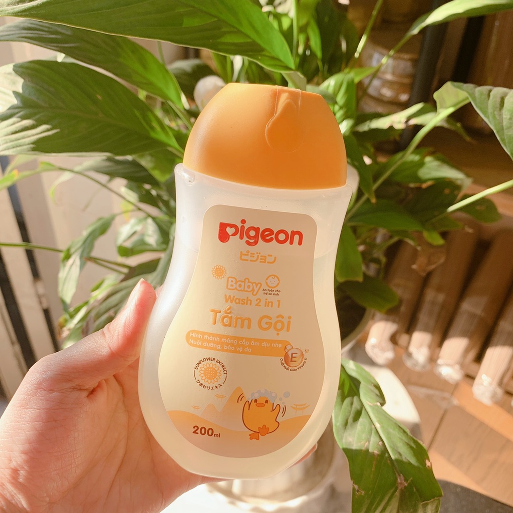 Sữa tắm gội toàn thân cho bé Pigeon 200ml/700ml.