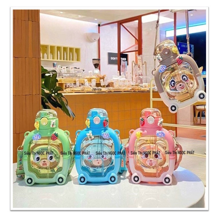 Bình nước nhựa  Mặt Gấu Biểu Cả_có dây đeo cute_ có ống hút_ 1000ml