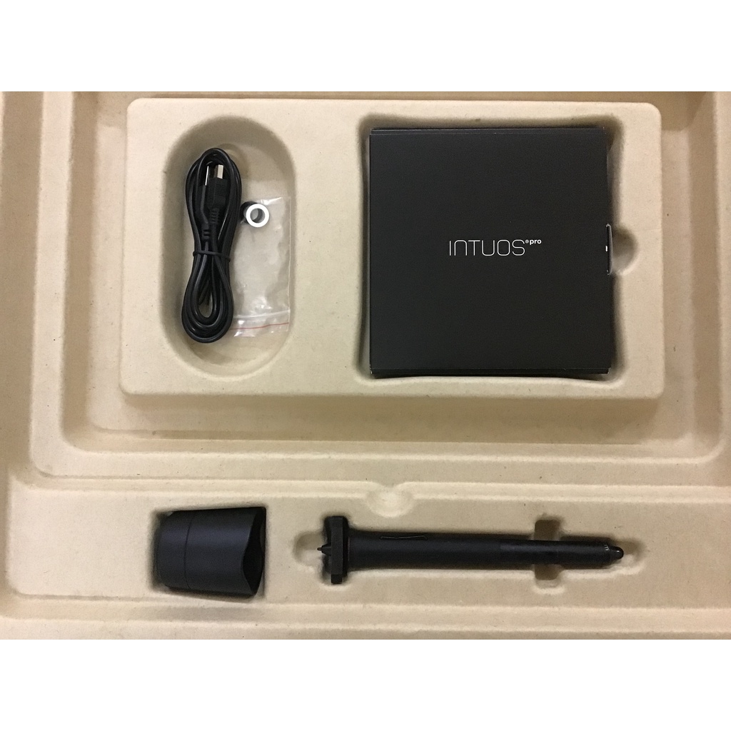 Bảng vẽ Wacom intuos pro M PTH-651