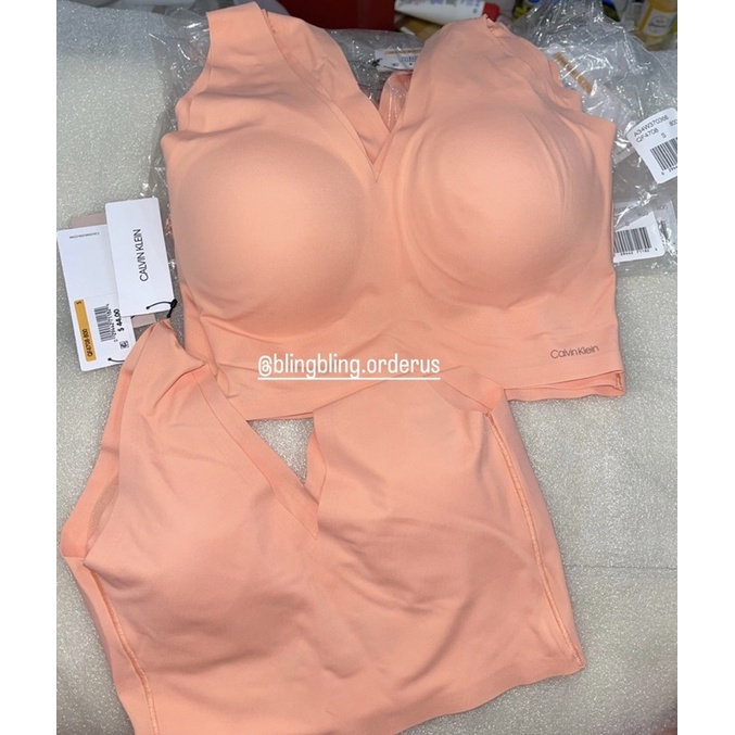 Áo lót Calvin Klein Invisibles Comfort Lightly Lined V-Neck Bralette $44