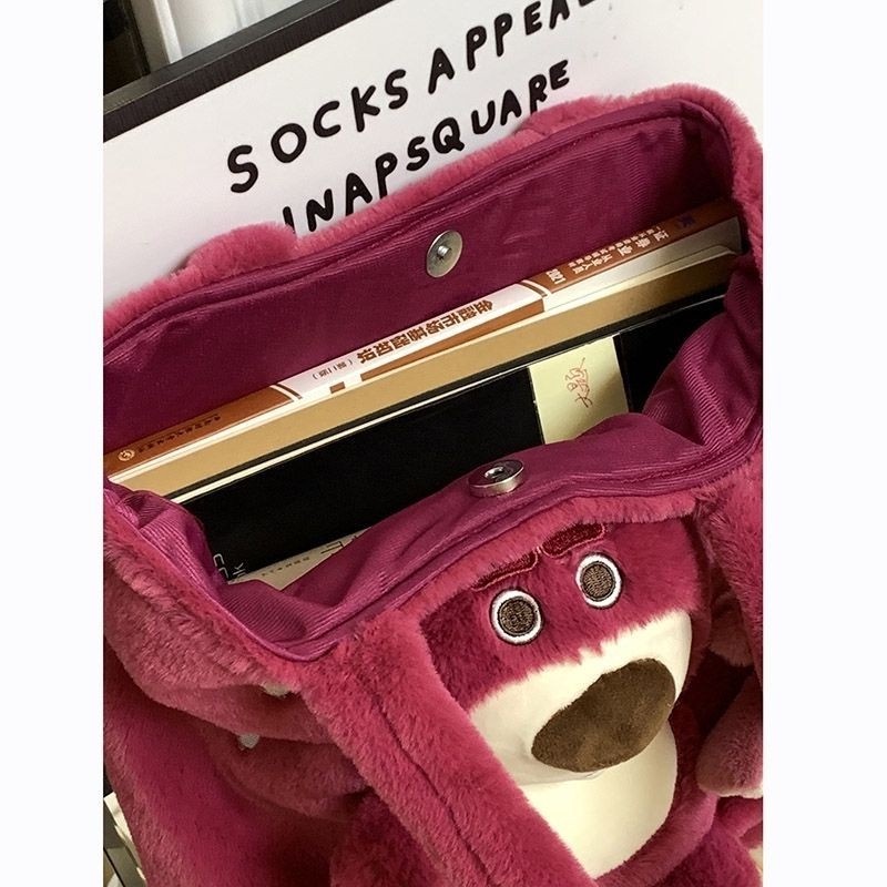 Túi tote Gấu Dâu nhồi bông khóa bấm dễ thương, Túi xách đeo vai nữ Gấu Lotso trendy _ Ting Ting