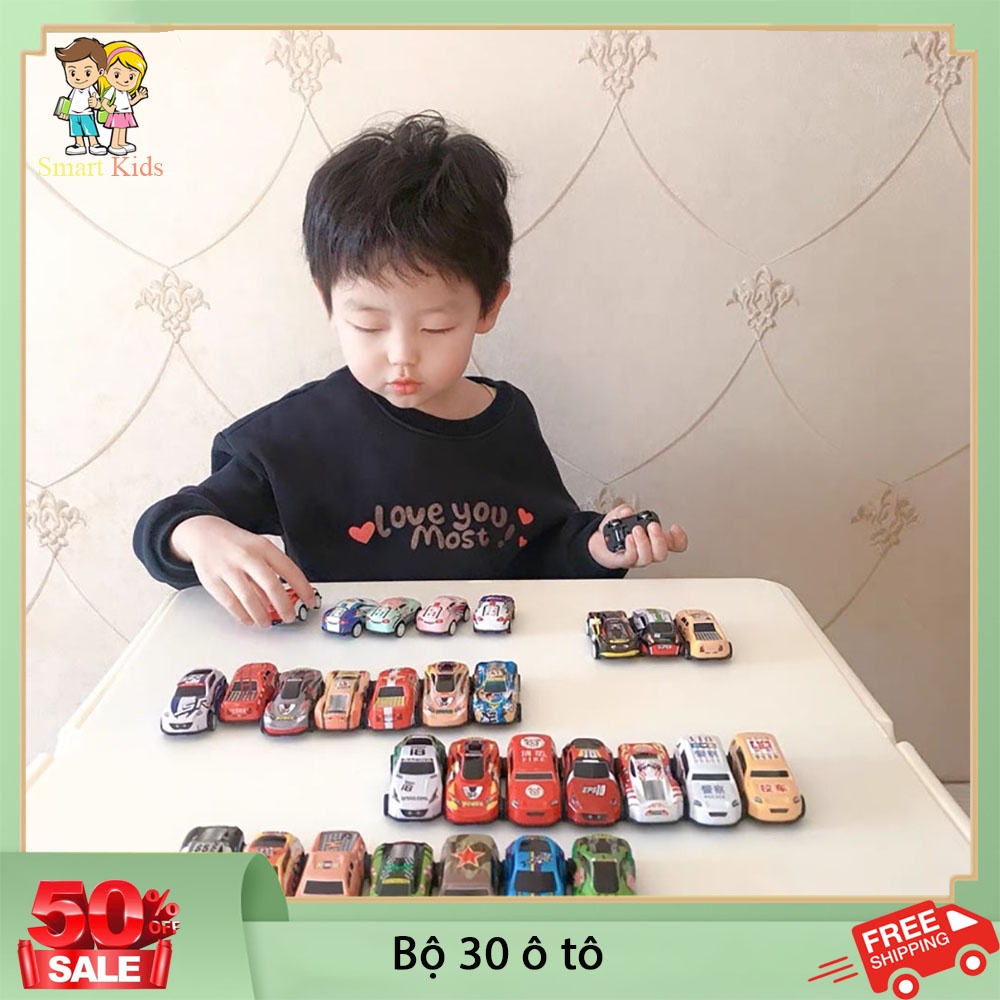 Đồ chơi hộp 30 ô tô chất liệu kim loại và nhựa chạy đà nhiều mẫu mã và màu sắc kèm thùng đựng có quai xách