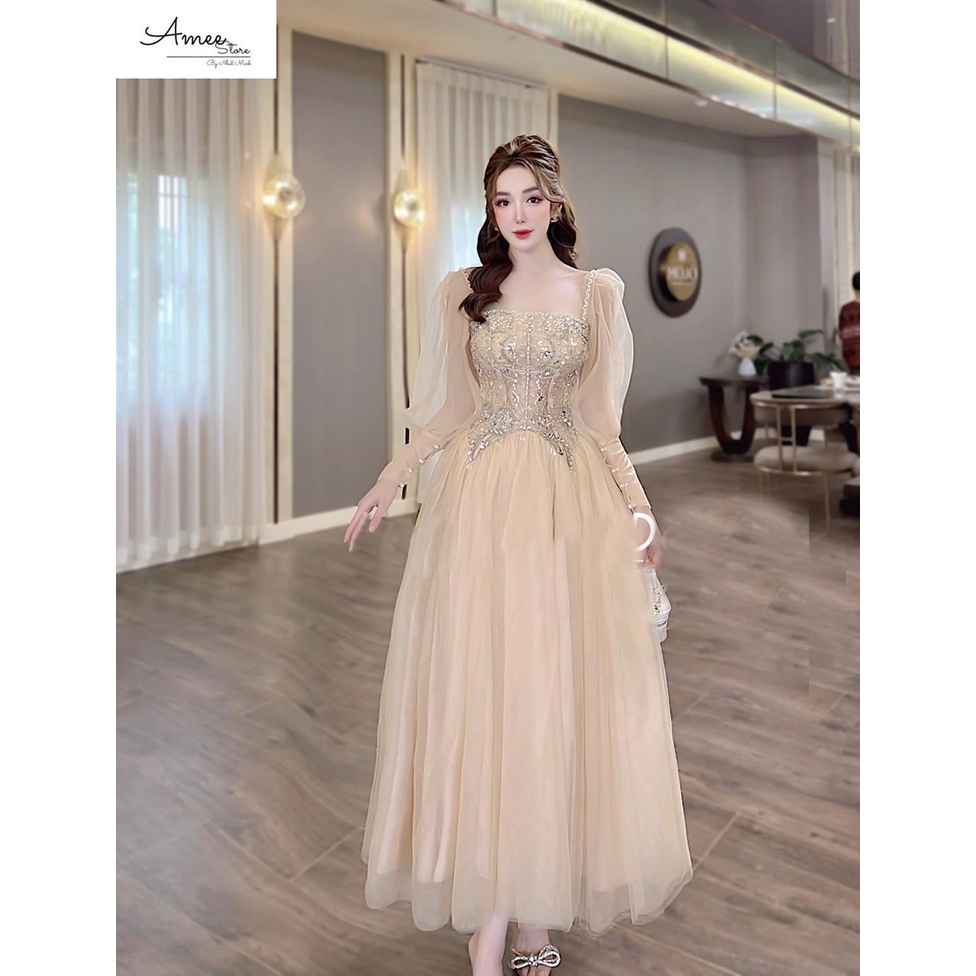 Đầm cao cấp. Có 1 màu. KÈm hình chụp thật 100%. Size dưới 54kg vừa. ĐƠn giản mà đẹp. Mua nhanh kẻo hết