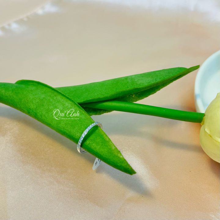 Nhẫn Đeo Ngón Út_Nhẫn Titan Bạc Đính Viền Đá Bản Mỏng