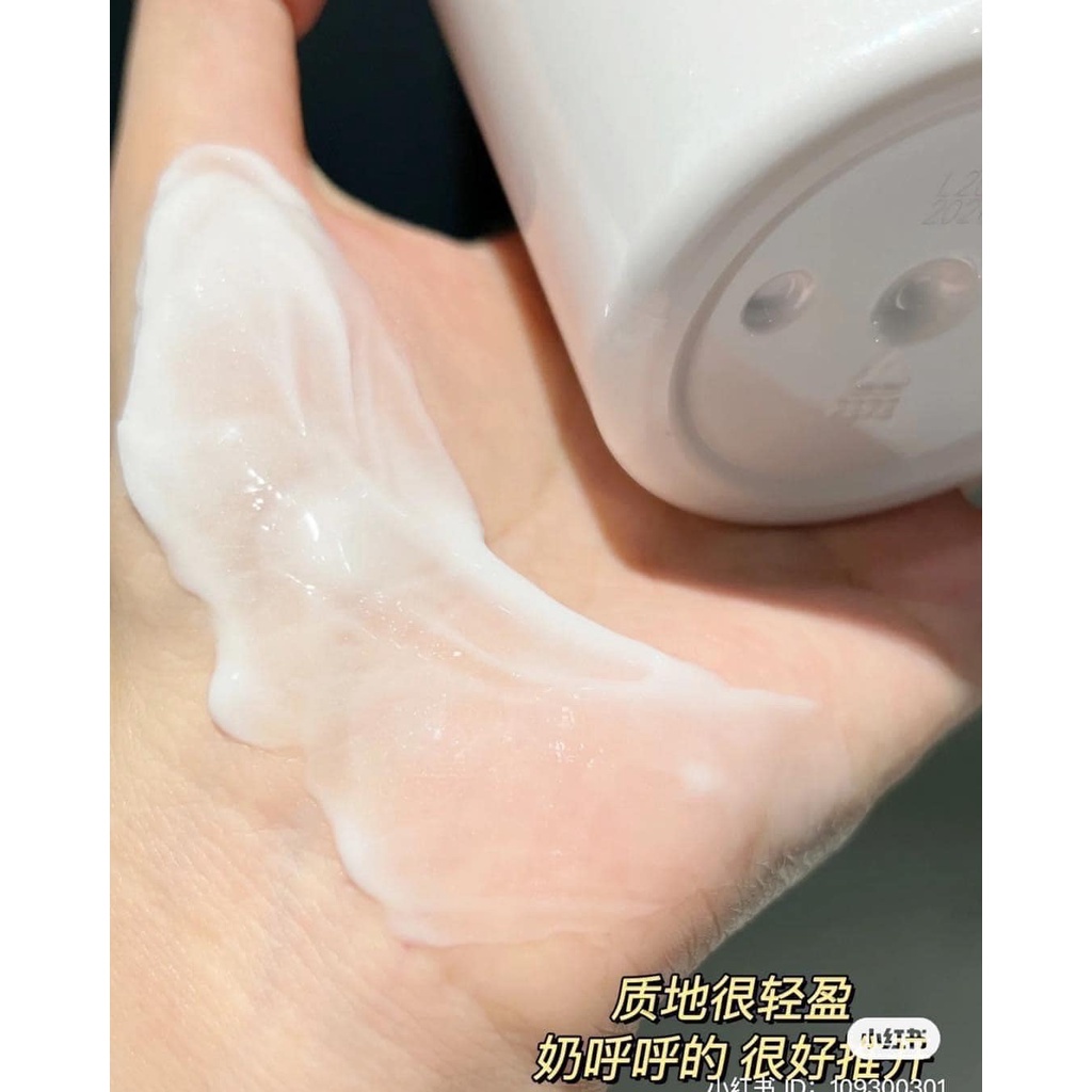 Dưỡng thể siêu trắng da OLAY B3+ Vitamin C Optic Glow - Chai 250ML