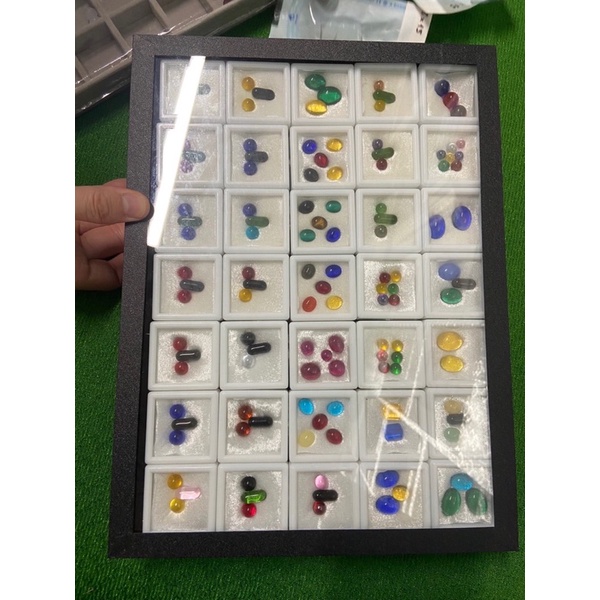 combo-1 khay nhung có nắp kính 23x31cm và 35 hộp đựng đá 4cm