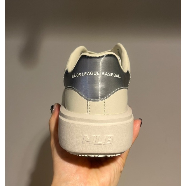 Giày Sneaker MLB Chunky Classic A Boston Red Sox  Màu Kem New 2023 | PiuPiu Authentic