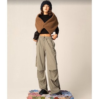 Quần cargo OULA Cargo trousers with signature flower details