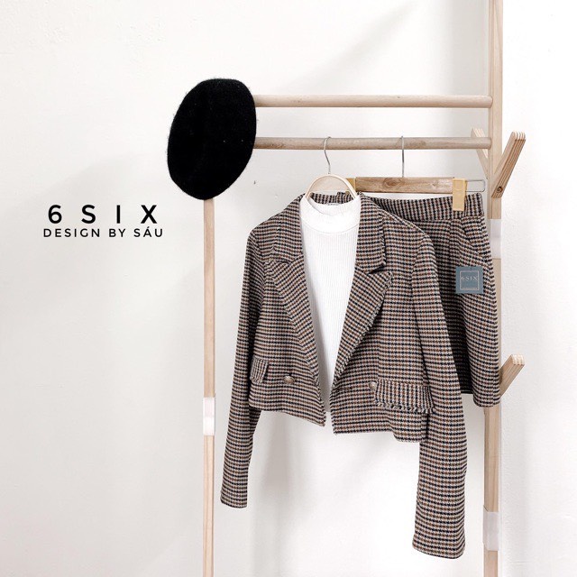 Set Blazer croptop và chân váy ngắn họa tiết răng sói tone nâu